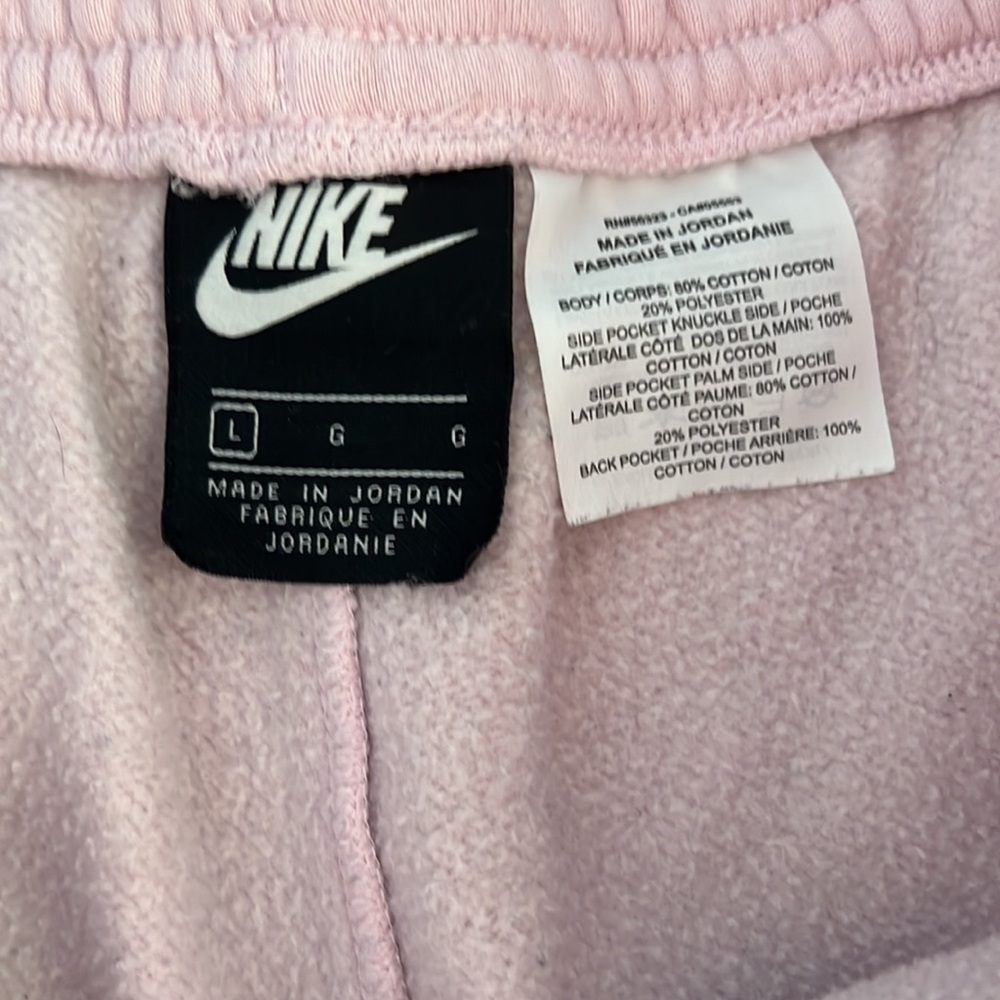 💗 Pink Nike Shorts Sweats - Picture 4 of 6